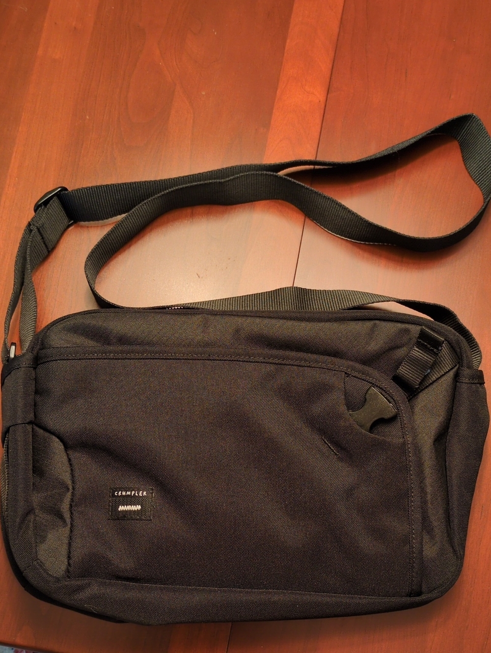 Crumpler Dry Red #2 Travel Crossbody